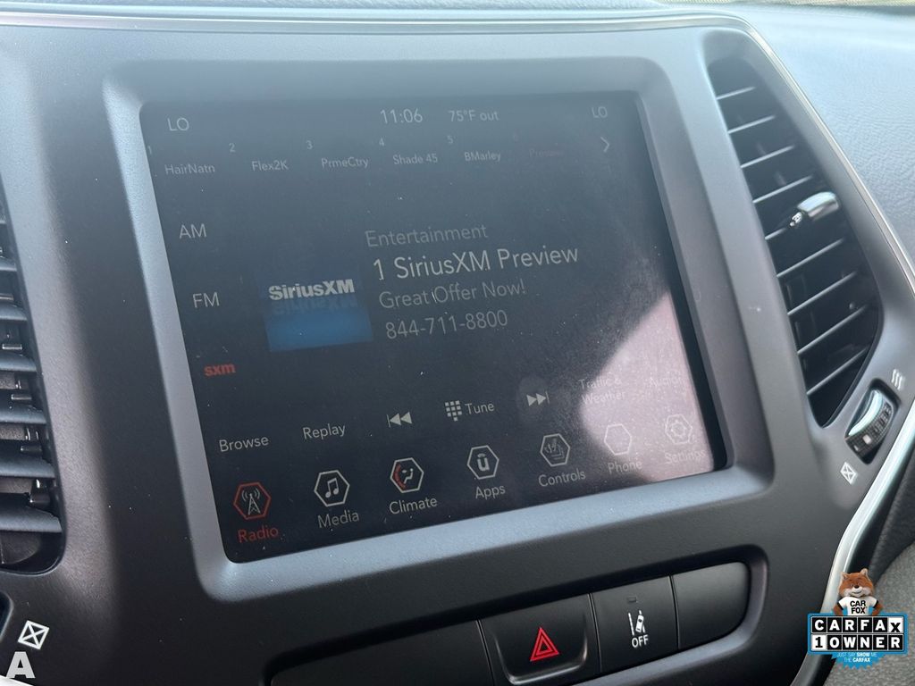 Used 2022 Bright White Clearcoat Jeep Latitude Lux image 20