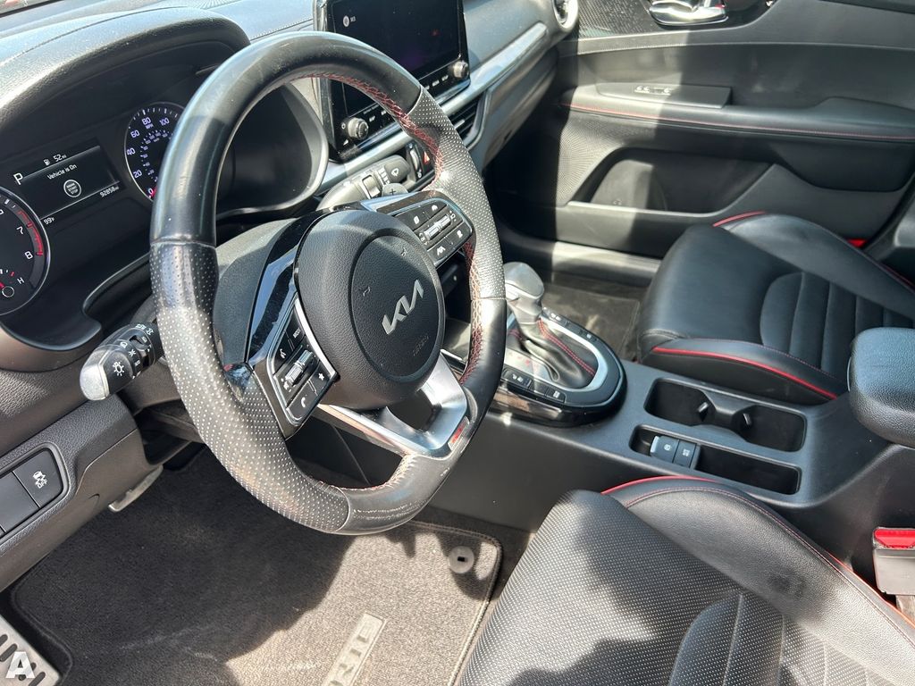 Used 2022 Currant Red Kia GT image 20