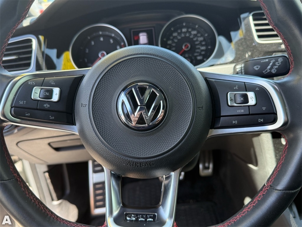 Image 10 of 2020 Volkswagen Golf GTI 2.0T SE Hatchback