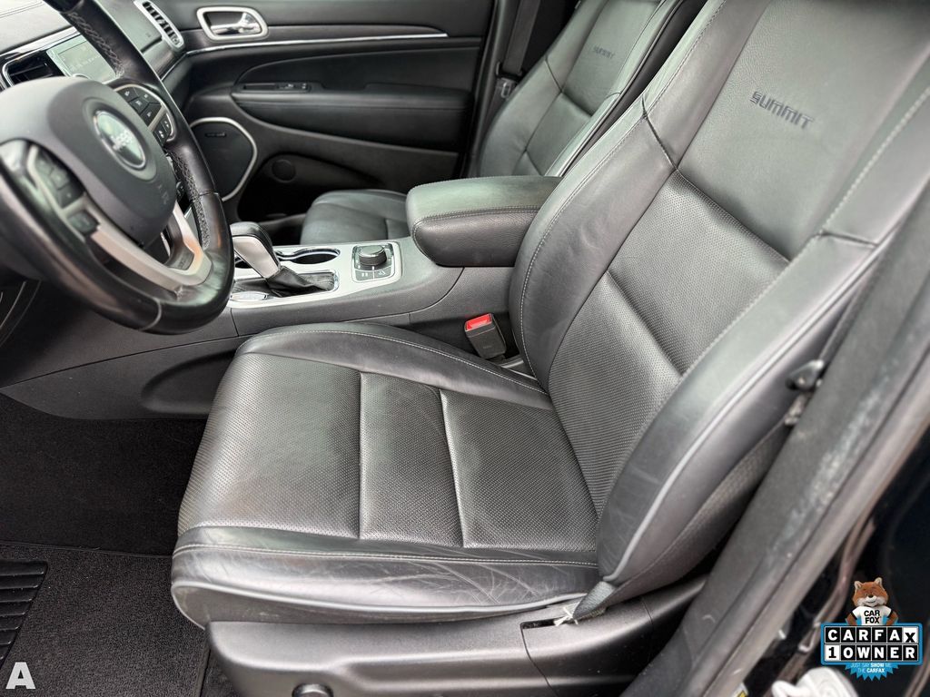 Used 2020 Diamond Black Crystal Pearlcoat Jeep Summit image 12