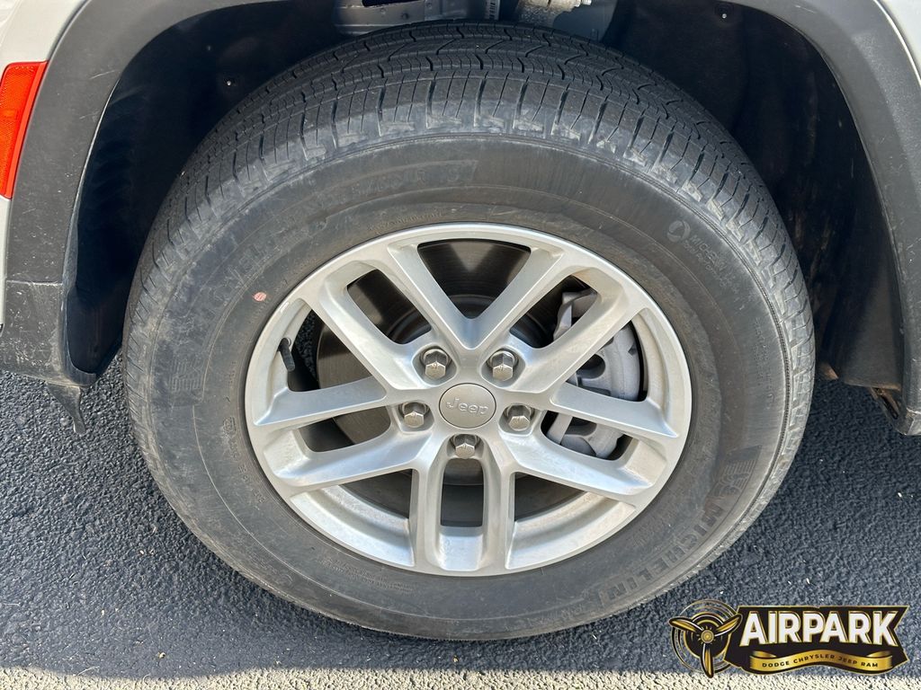 New 2023 Silver Zynith Jeep L Laredo image 10