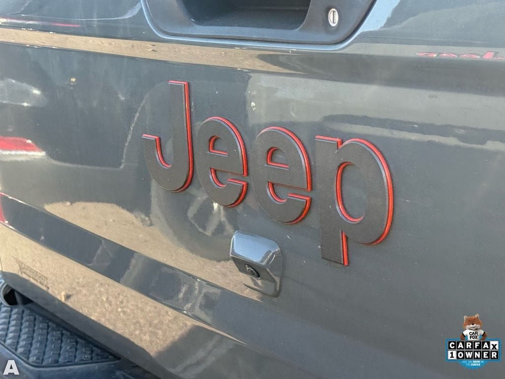 Used 2023 Sting-Gray Clearcoat Jeep Mojave image 12