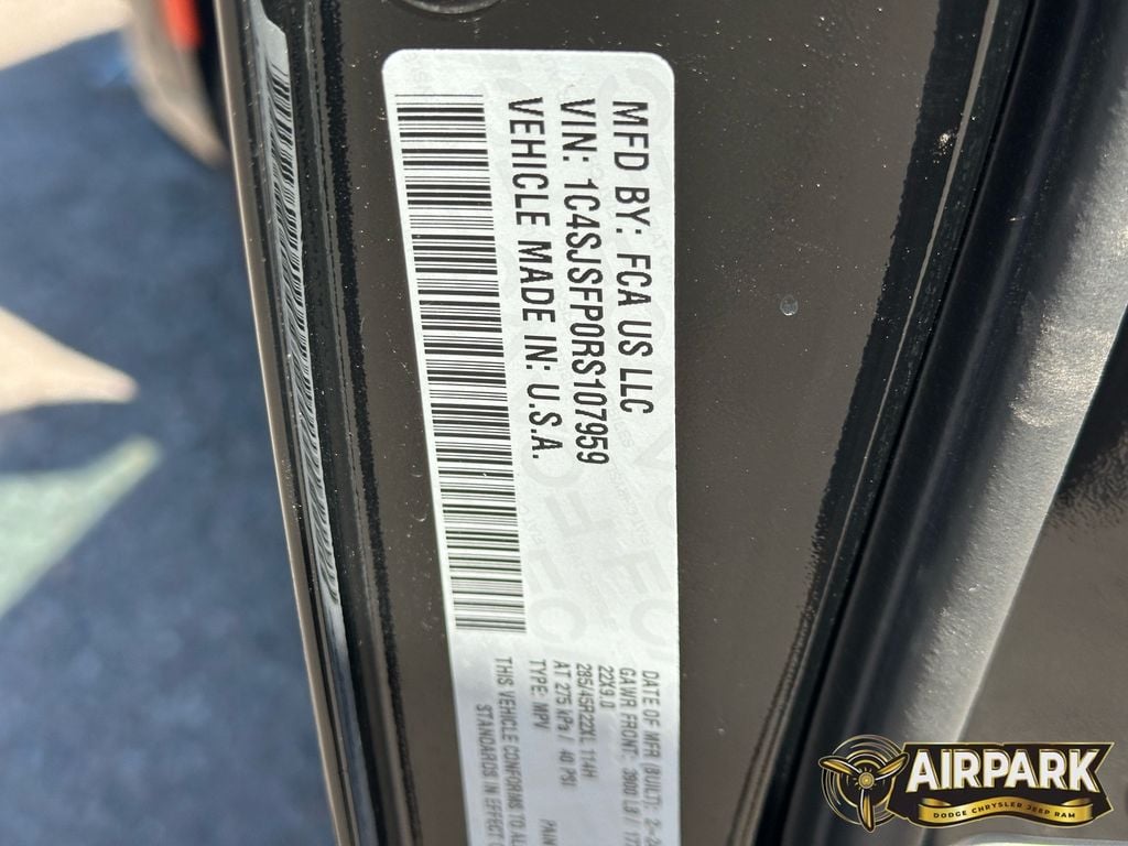 New 2024 Diamond Black Crystal Pearlcoat Jeep Series II image 22