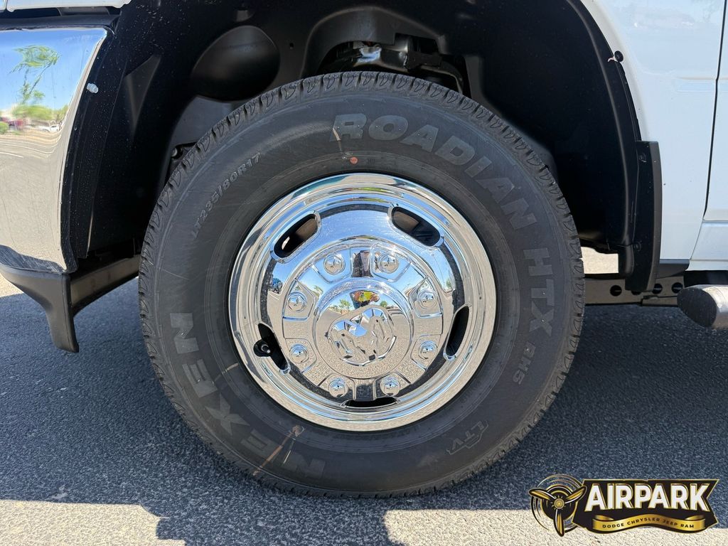 New 2026 Bright White Ram Tradesman image 10