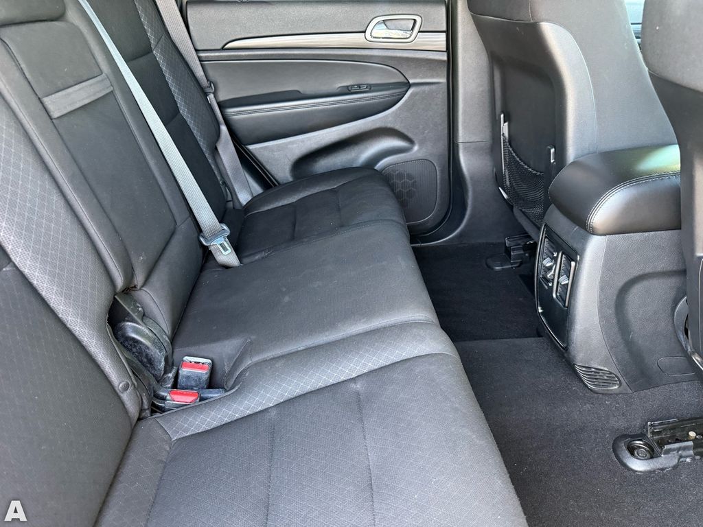 Used 2021 Diamond Black Crystal Pearlcoat Jeep Laredo E image 25