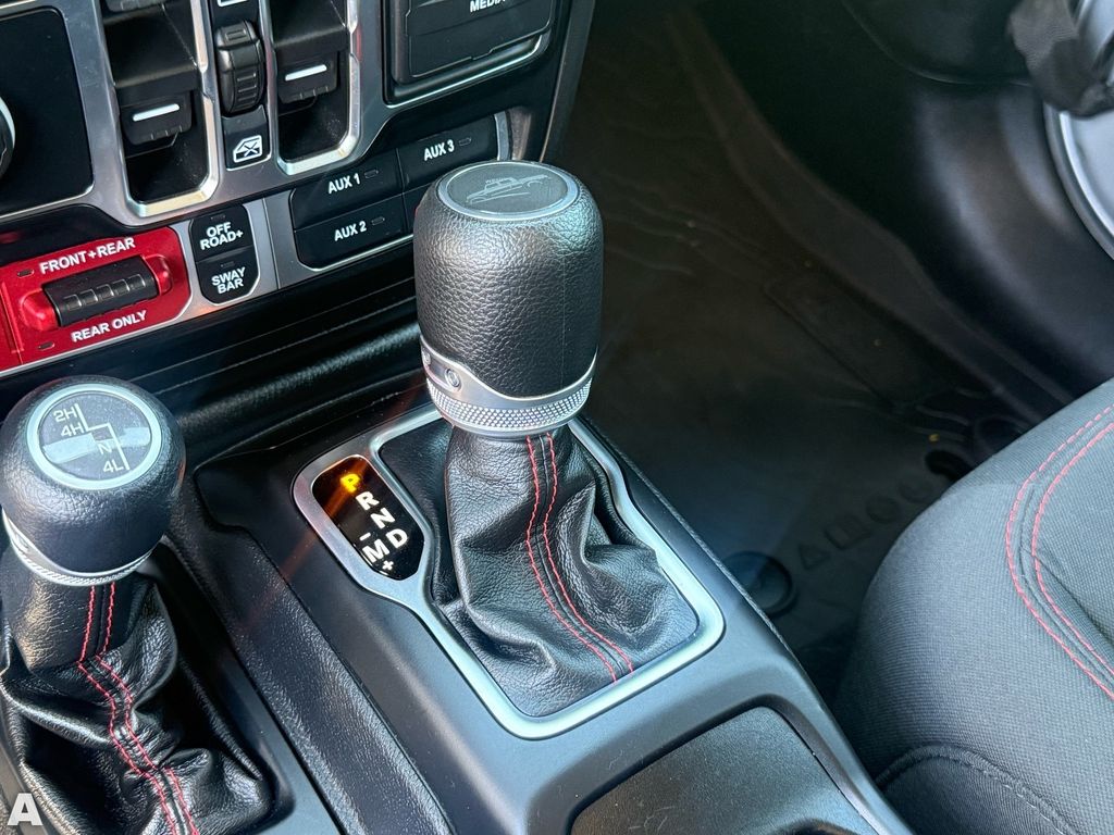 Used 2022 Silver Zynith Clearcoat Jeep Rubicon image 23