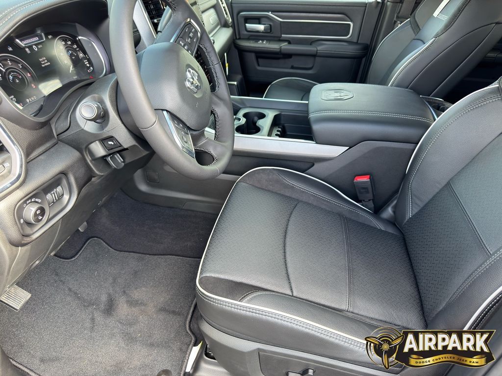 New 2026 Diamond Black Crystal Pearlcoat Ram Laramie image 16