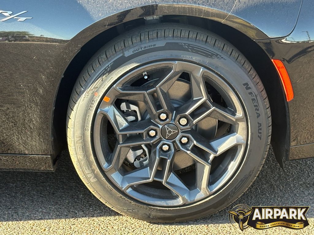 New 2026 Diamond Black Crystal Pearlcoat Dodge R/T image 9