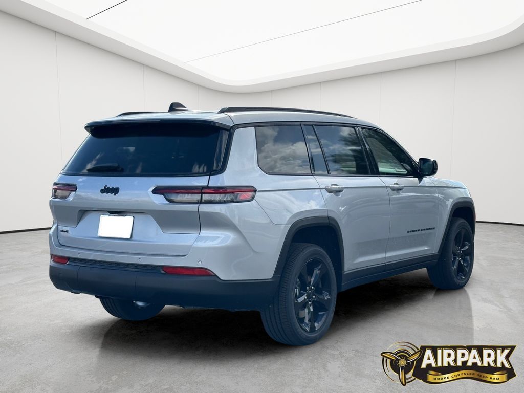 New 2025 Silver Zynith Jeep Laredo image 4