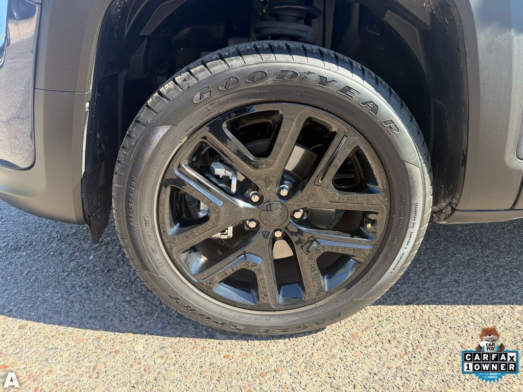 Certified Used 2023 Slate Blue Pearlcoat Jeep Altitude image 10