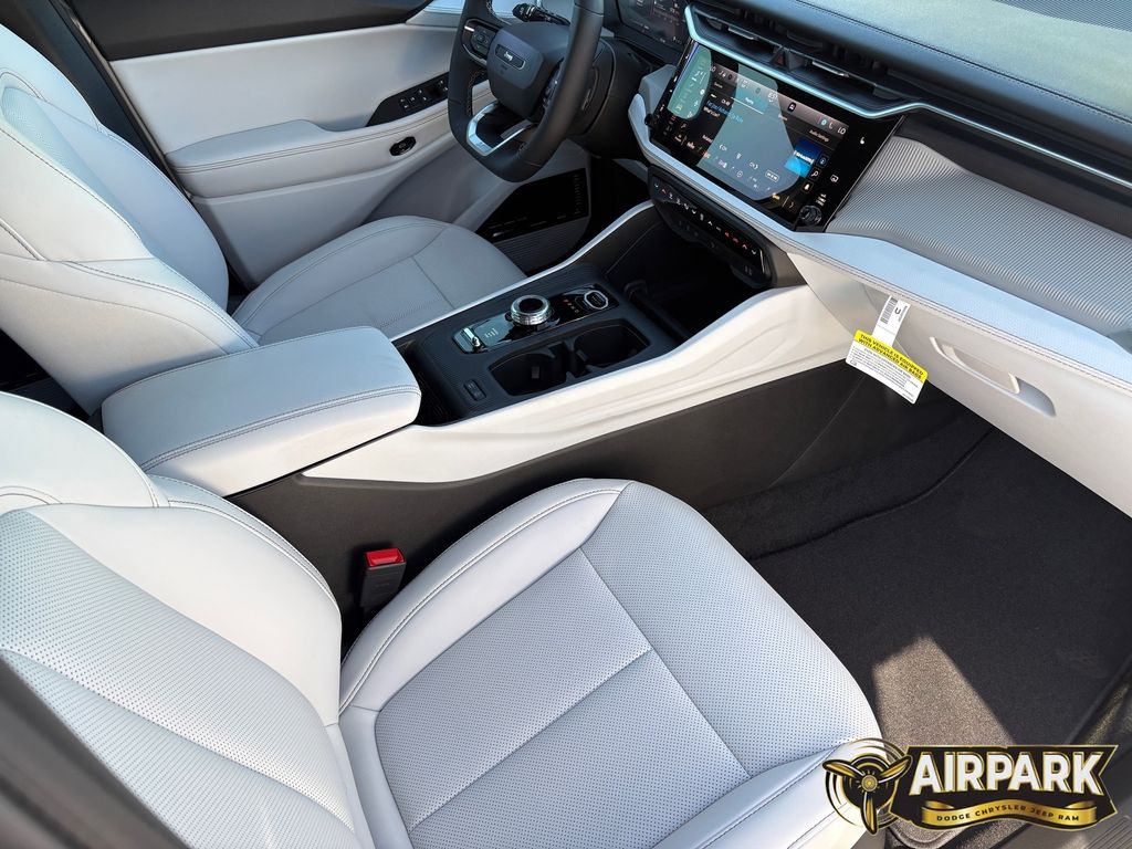 New 2026 Silver Zynith Jeep Laredo/Limited image 11