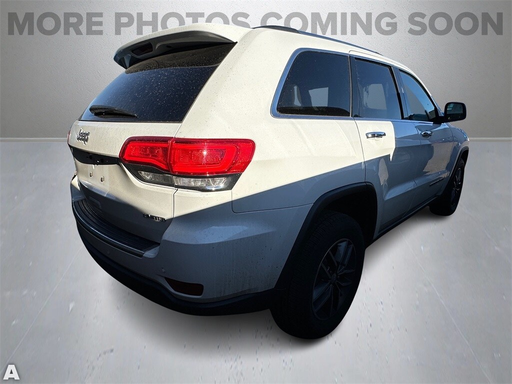 2017 Jeep Grand Cherokee Limited photo 2