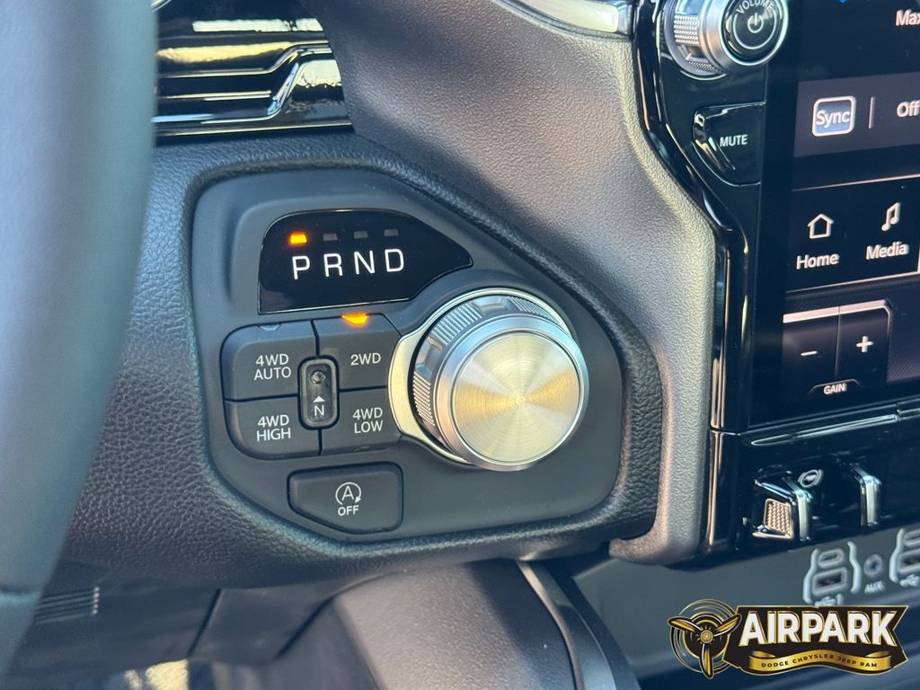 New 2026 Diamond Black Crystal Pearlcoat Ram Laramie image 23