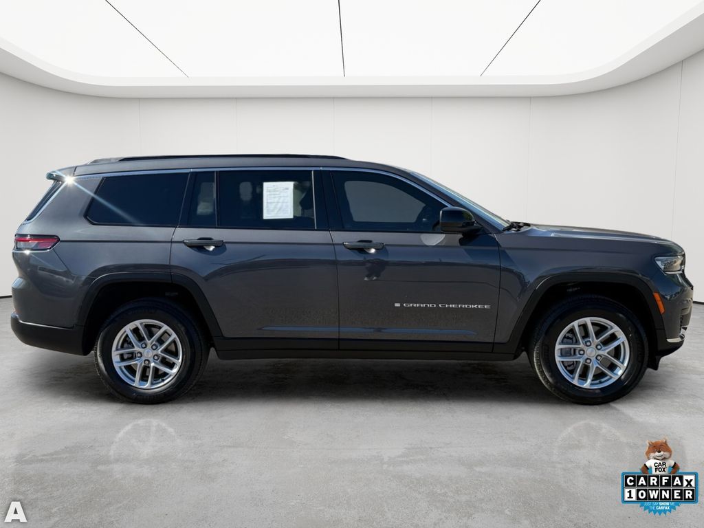 Used 2025 Baltic Gray Metallic Clearcoat Jeep Laredo image 8