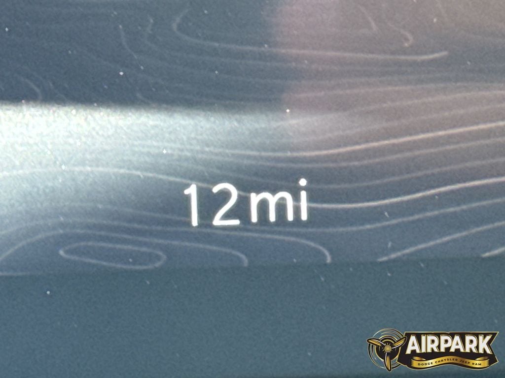 New 2026 Diamond Black Crystal Pearlcoat Jeep Laredo image 31