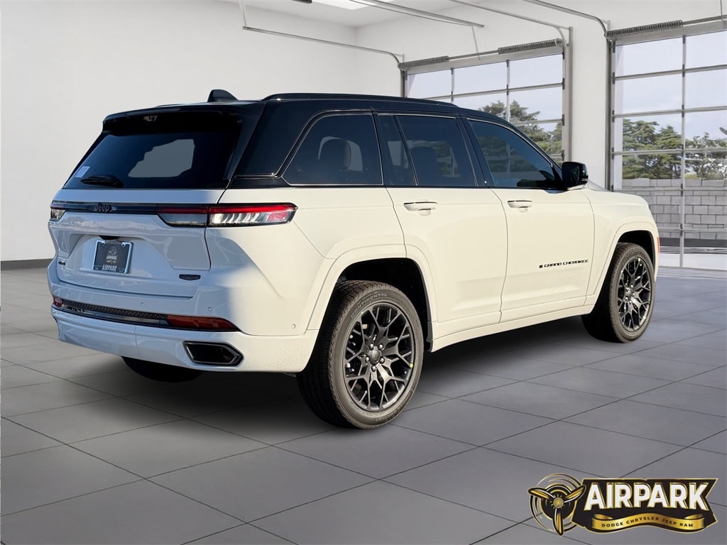 New 2025 Jeep Grand Cherokee Summit Sport Utility