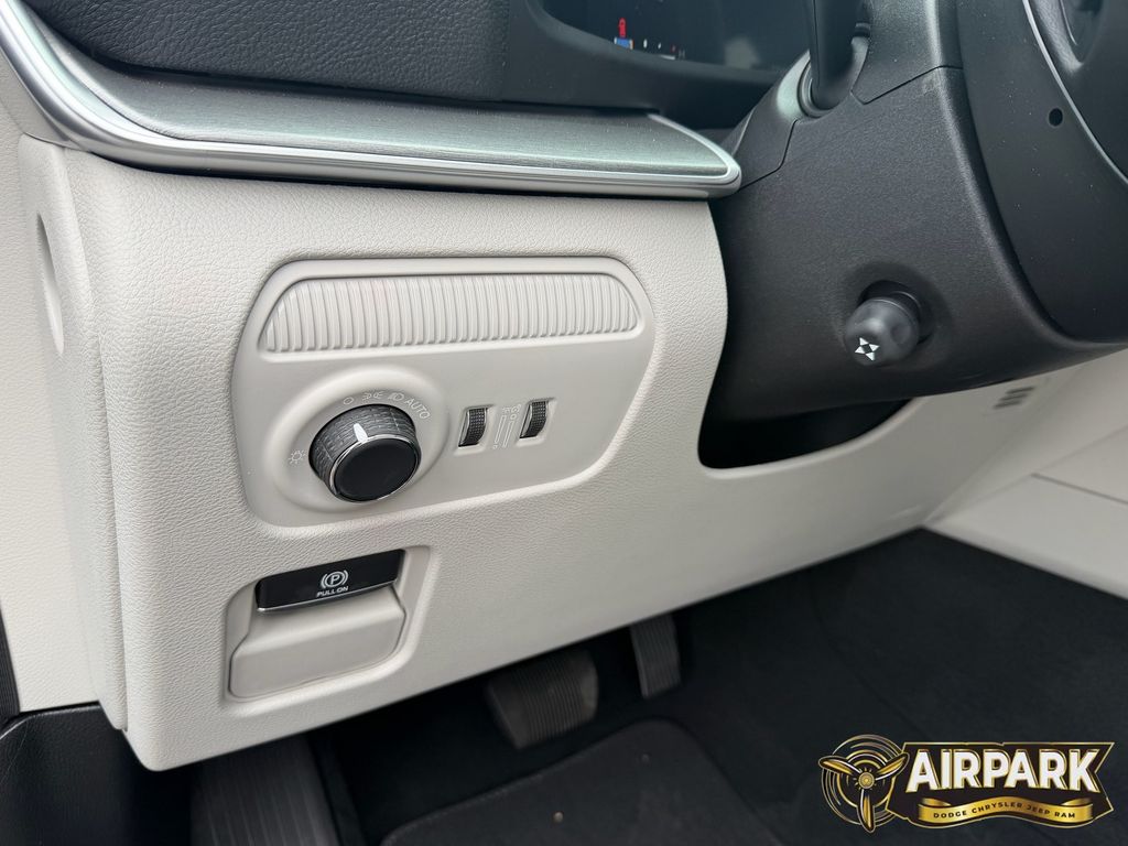 New 2026 Baltic Gray Jeep Base image 24