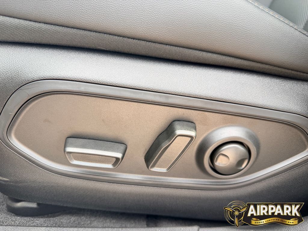 New 2026 Sting-Gray Jeep Laredo/Limited image 15