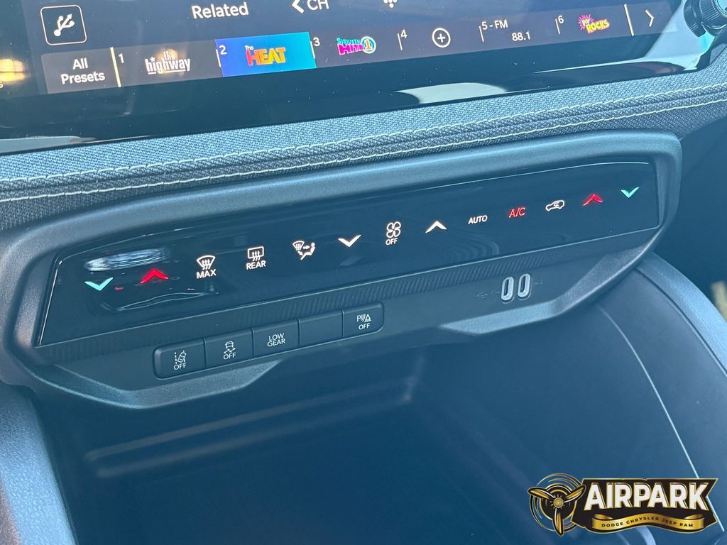 New 2026 Red Hot Pearlcoat Jeep Laredo/Limited image 17