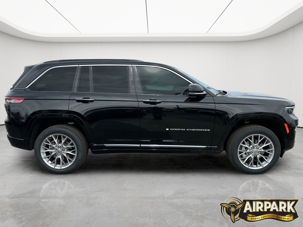 New 2025 Diamond Black Crystal Pearlcoat Jeep Summit image 3