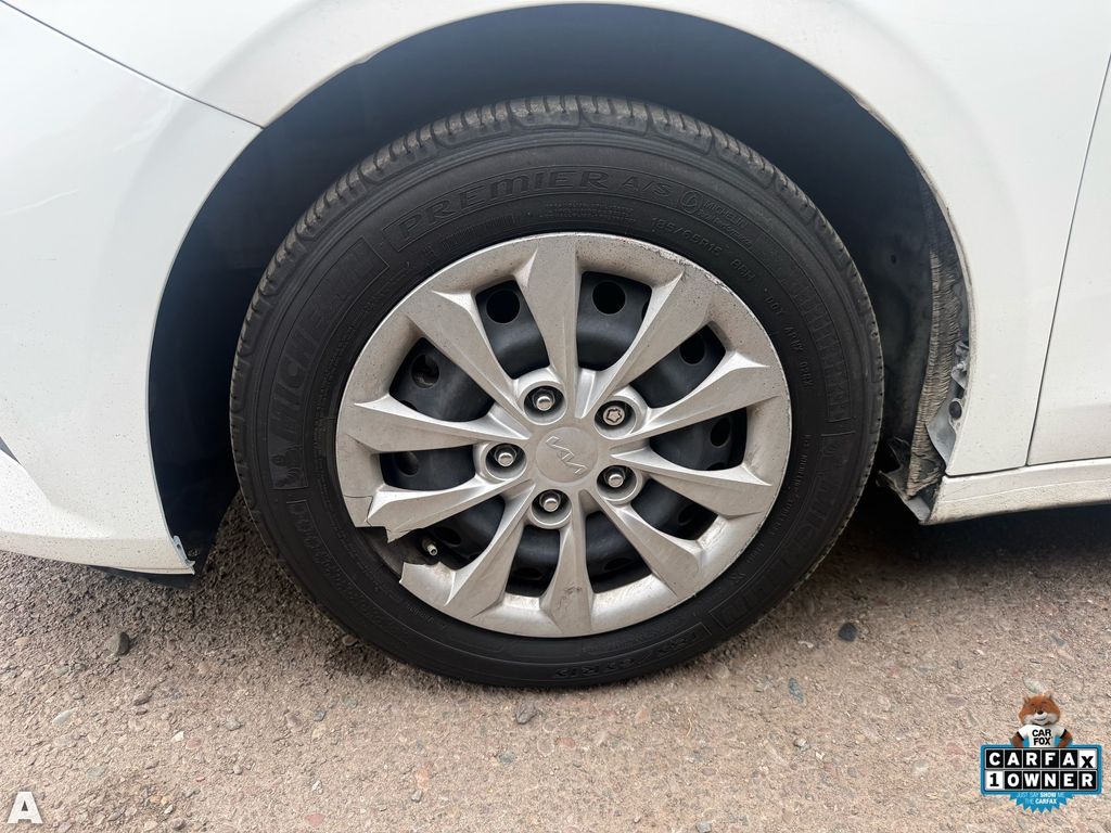 Used 2023 Clear White Kia LX image 6