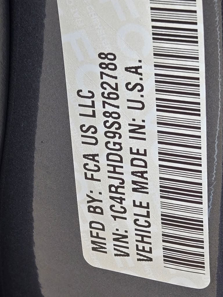 New 2025 Baltic Gray Jeep Overland image 27