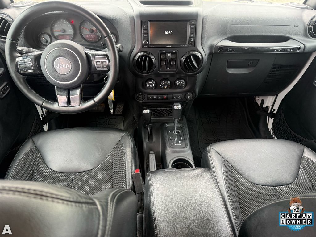 Used 2016 Bright White Clearcoat Jeep Unlimited Sahara image 25