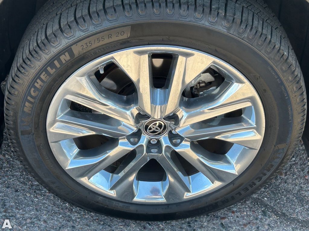 Used 2021 Midnight Black Metallic Toyota Limited image 10