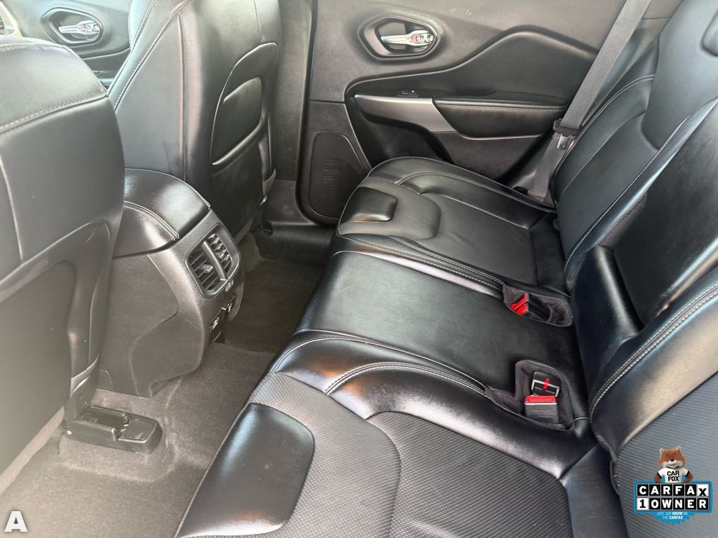 Used 2022 Bright White Clearcoat Jeep Latitude Lux image 26