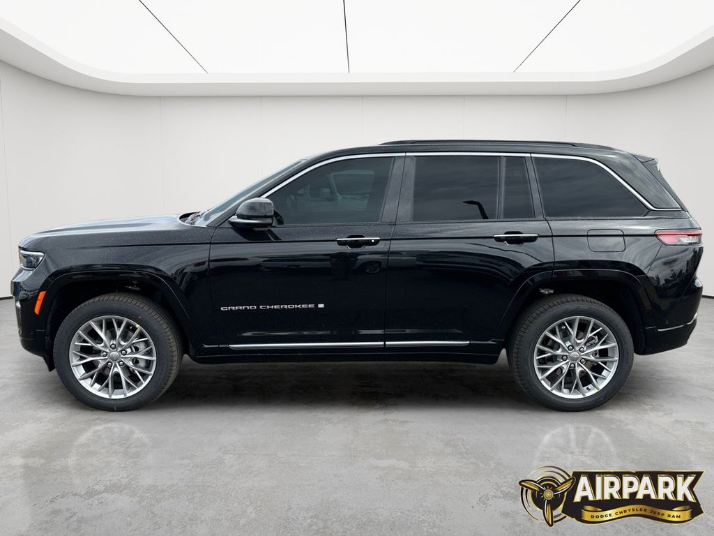 New 2025 Diamond Black Crystal Pearlcoat Jeep Summit image 8