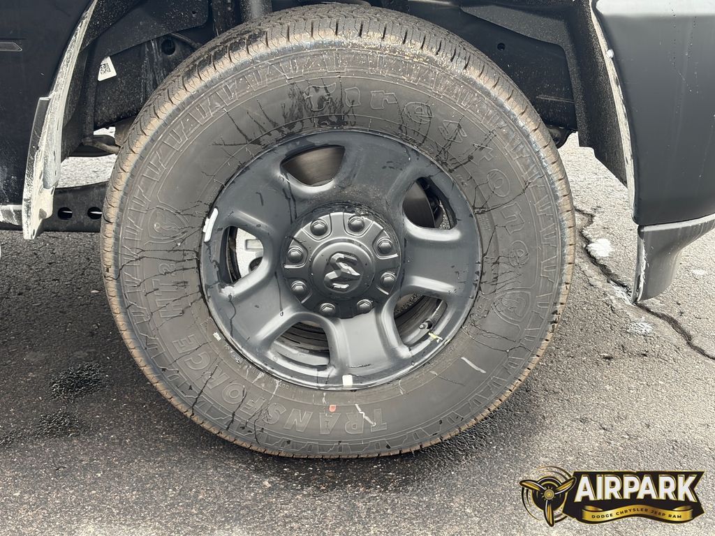 New 2026 Diamond Black Crystal Pearlcoat Ram Tradesman image 9