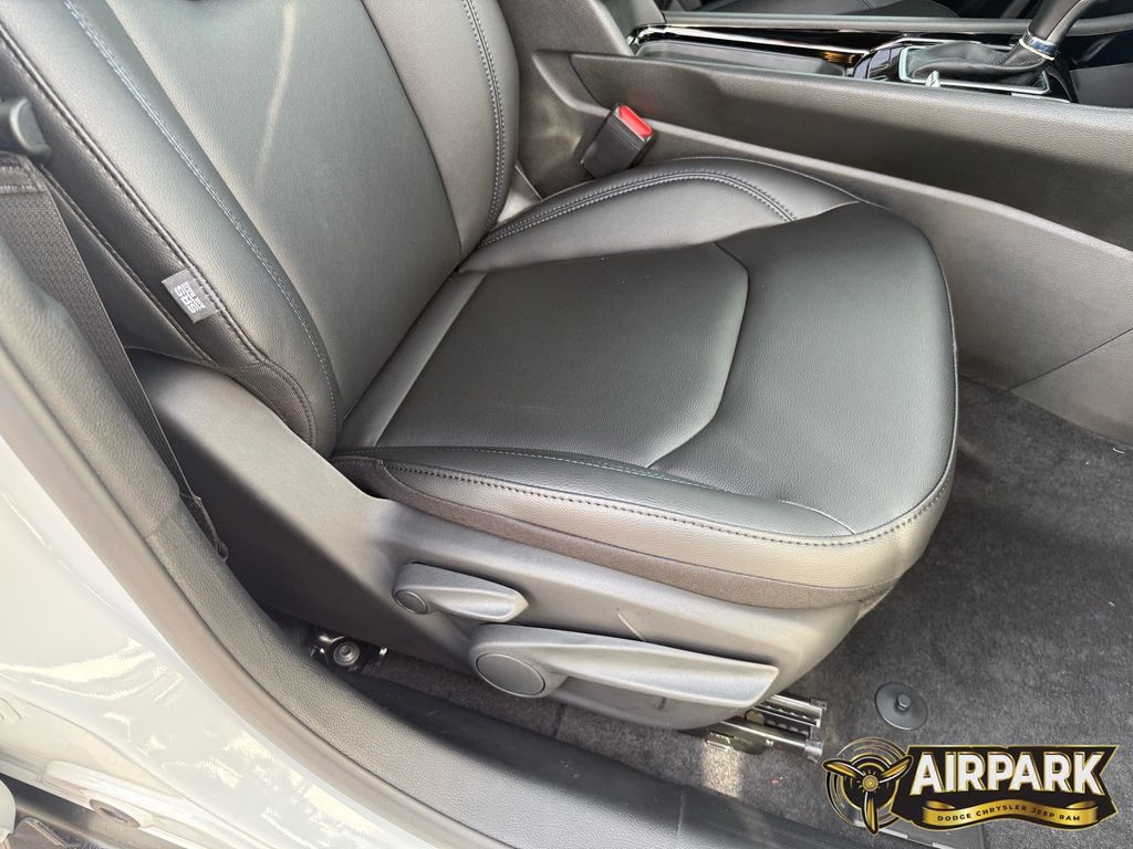 New 2026 Bright White Jeep Limited image 29