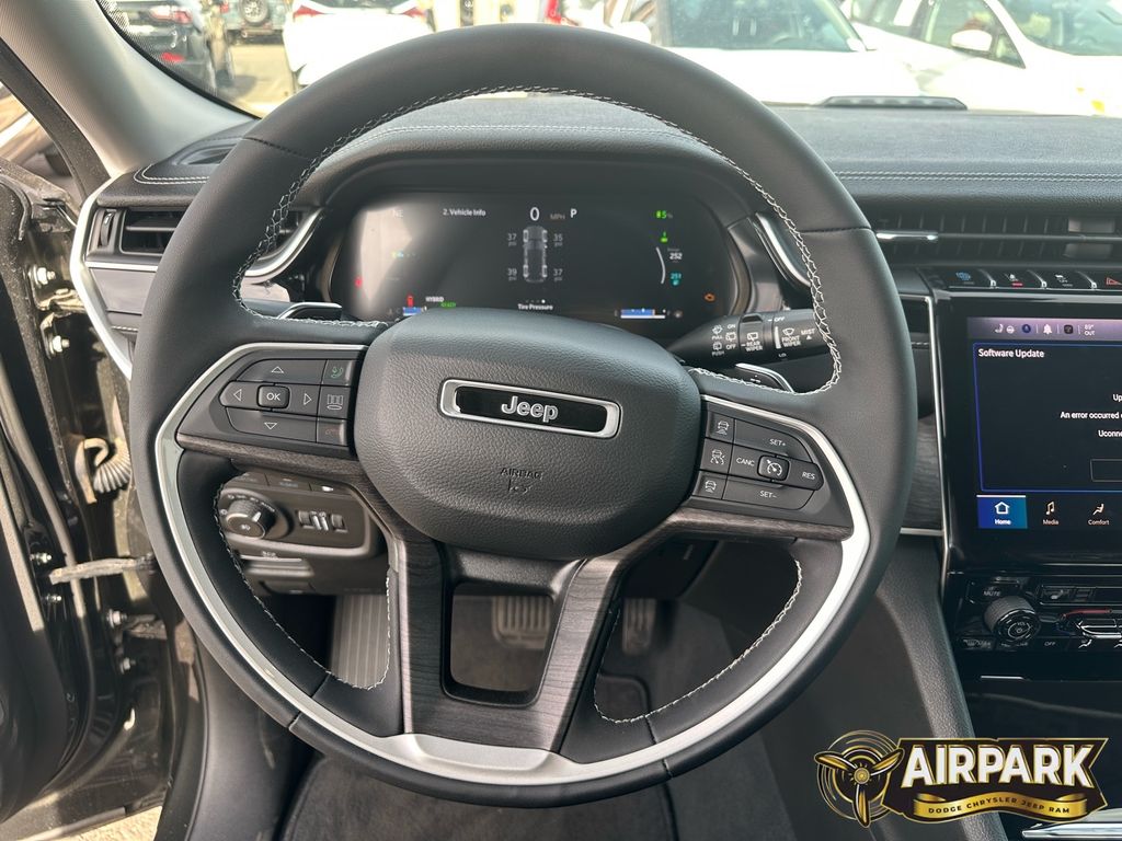 New 2023 Rocky Mountain Pearlcoat Jeep Base image 19