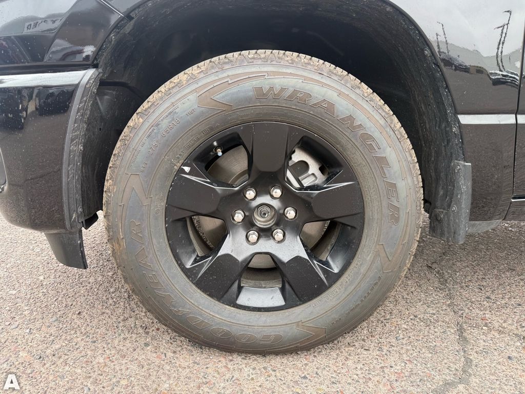 Used 2025 Diamond Black Crystal Pearlcoat Ram Tradesman image 10