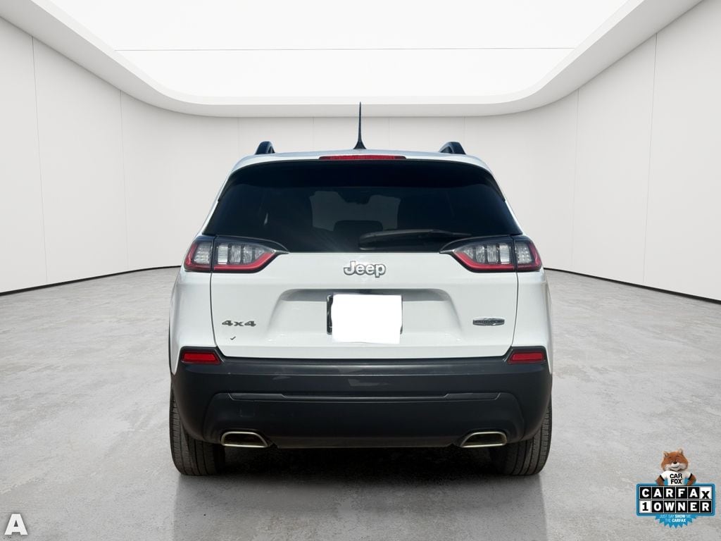 Used 2022 Bright White Clearcoat Jeep Latitude Lux image 6