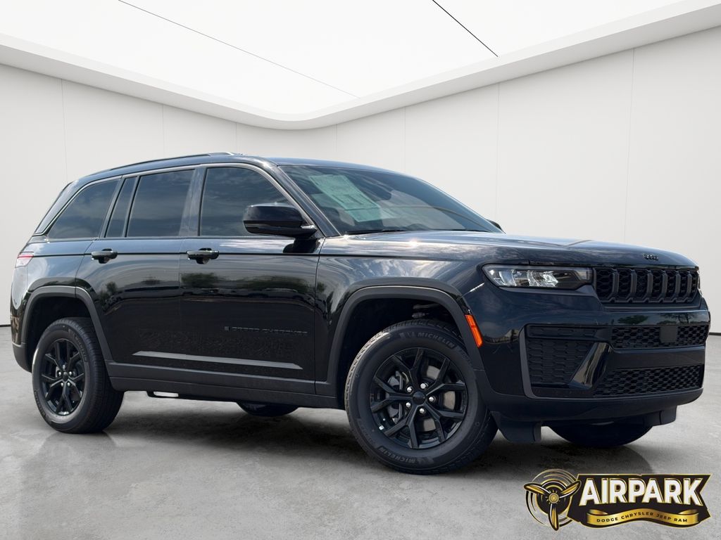 New 2026 Diamond Black Crystal Pearlcoat Jeep Laredo image 2