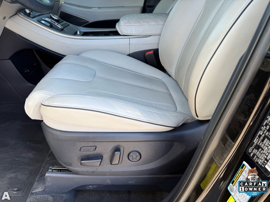 Used 2022 Abyss Black Pearl Hyundai Limited image 13