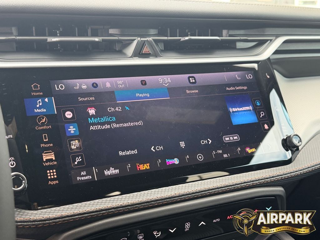 New 2026 Sting-Gray Jeep Laredo/Limited image 20