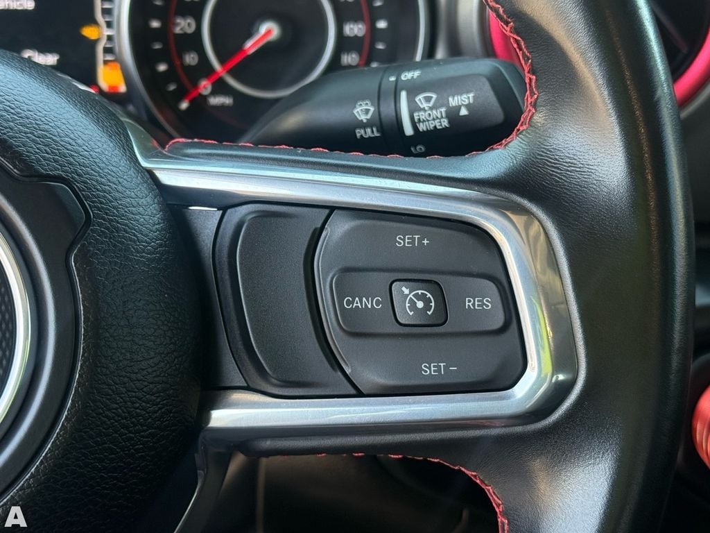 Used 2022 Silver Zynith Clearcoat Jeep Rubicon image 17