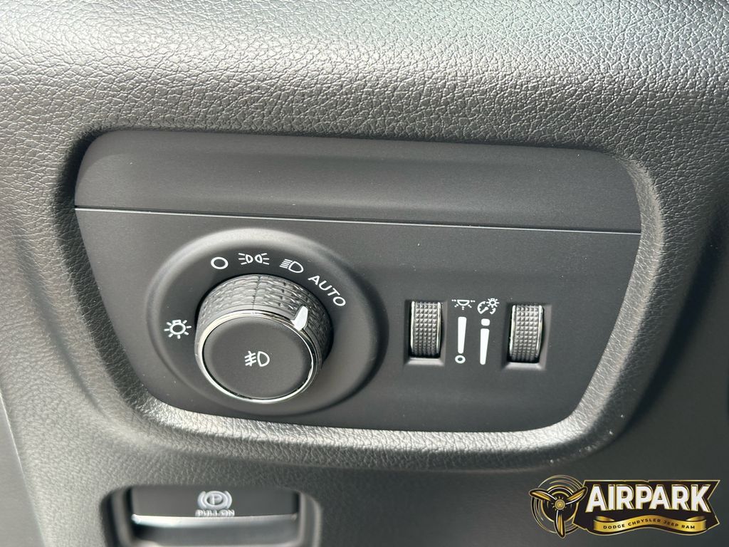 New 2025 Bright White Jeep Summit image 24