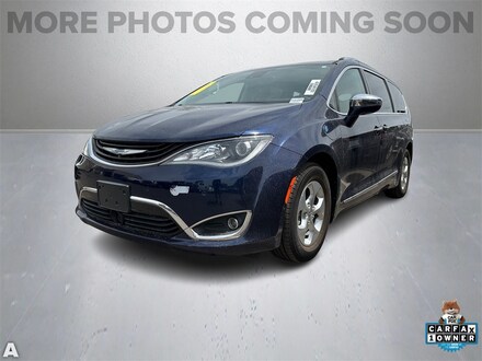 2017 Chrysler Pacifica Hybrid Platinum Minivan/Van