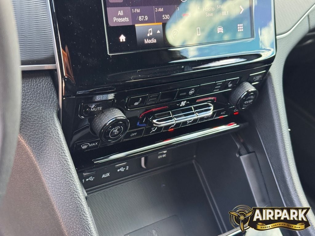 New 2025 Baltic Gray Jeep Laredo image 19