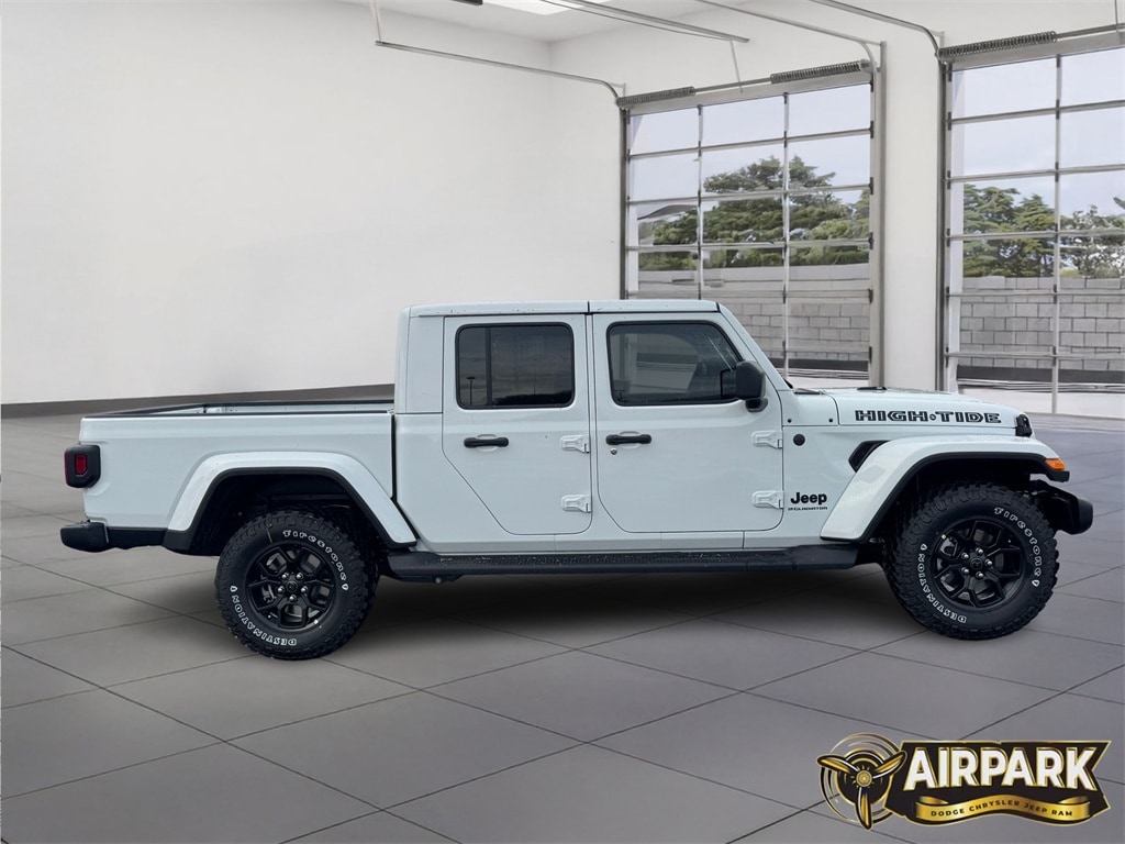 New 2025 Jeep Gladiator Sport Pickup