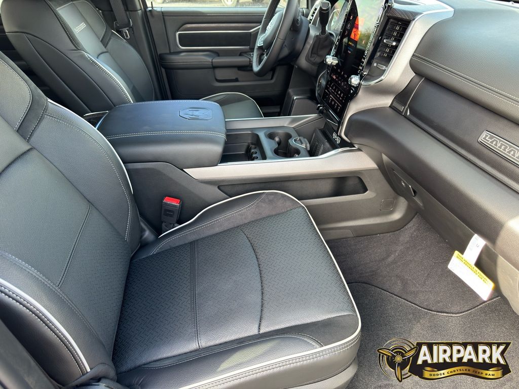 New 2026 Diamond Black Crystal Pearlcoat Ram Laramie image 12