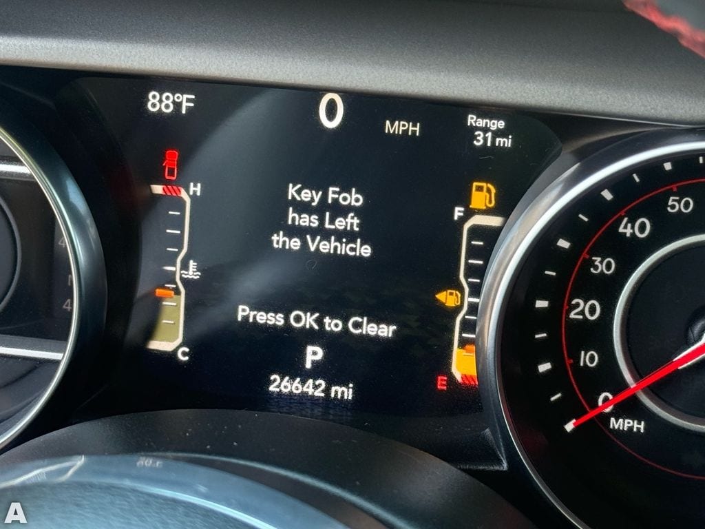 Used 2022 Silver Zynith Clearcoat Jeep Rubicon image 19