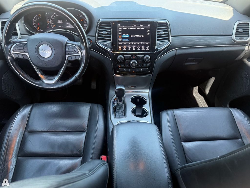 Used 2020 Diamond Black Crystal Pearlcoat Jeep Limited image 27