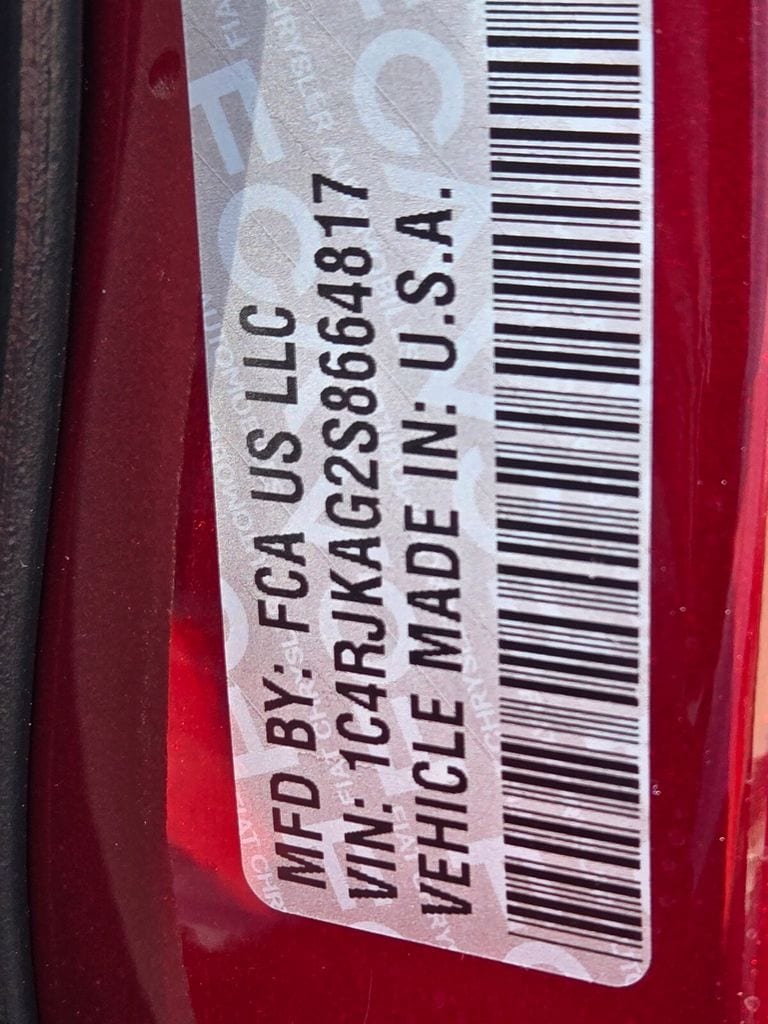 New 2025 Velvet Red Pearlcoat Jeep Laredo image 21