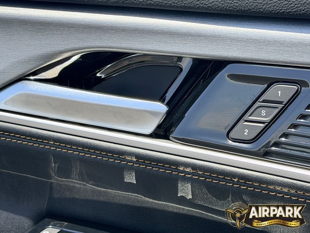 New 2026 High Gloss Black Jeep Base image 17