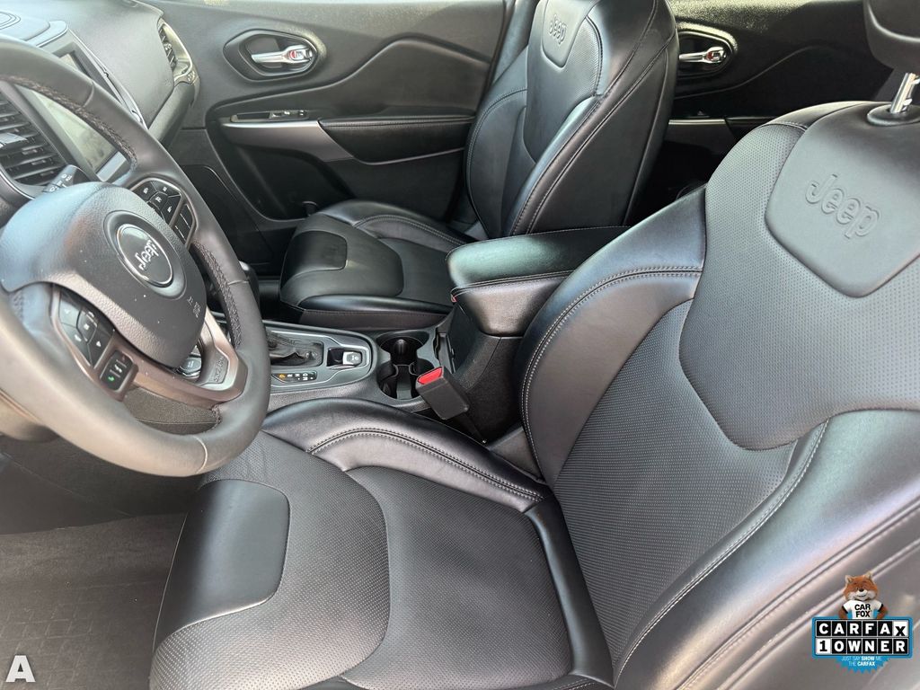 Used 2022 Bright White Clearcoat Jeep Latitude Lux image 12