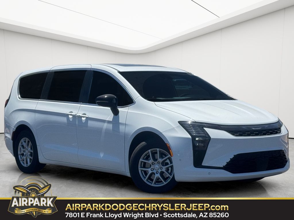 2027 Chrysler Pacifica Select's photo